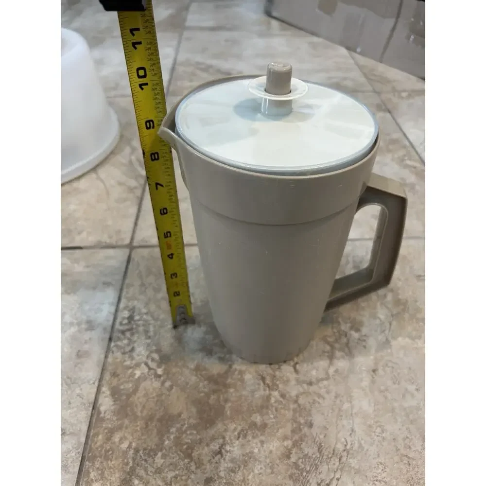 Vintage Tupperware Pitcher 800-8 1/2 Gal 2 QT Almond Tan Push Button Lid
